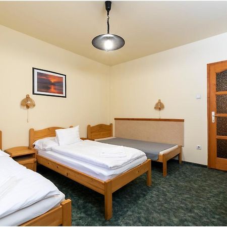 Szelkakas Fogado Es Etterem Bed & Breakfast Batonyterenye ภายนอก รูปภาพ