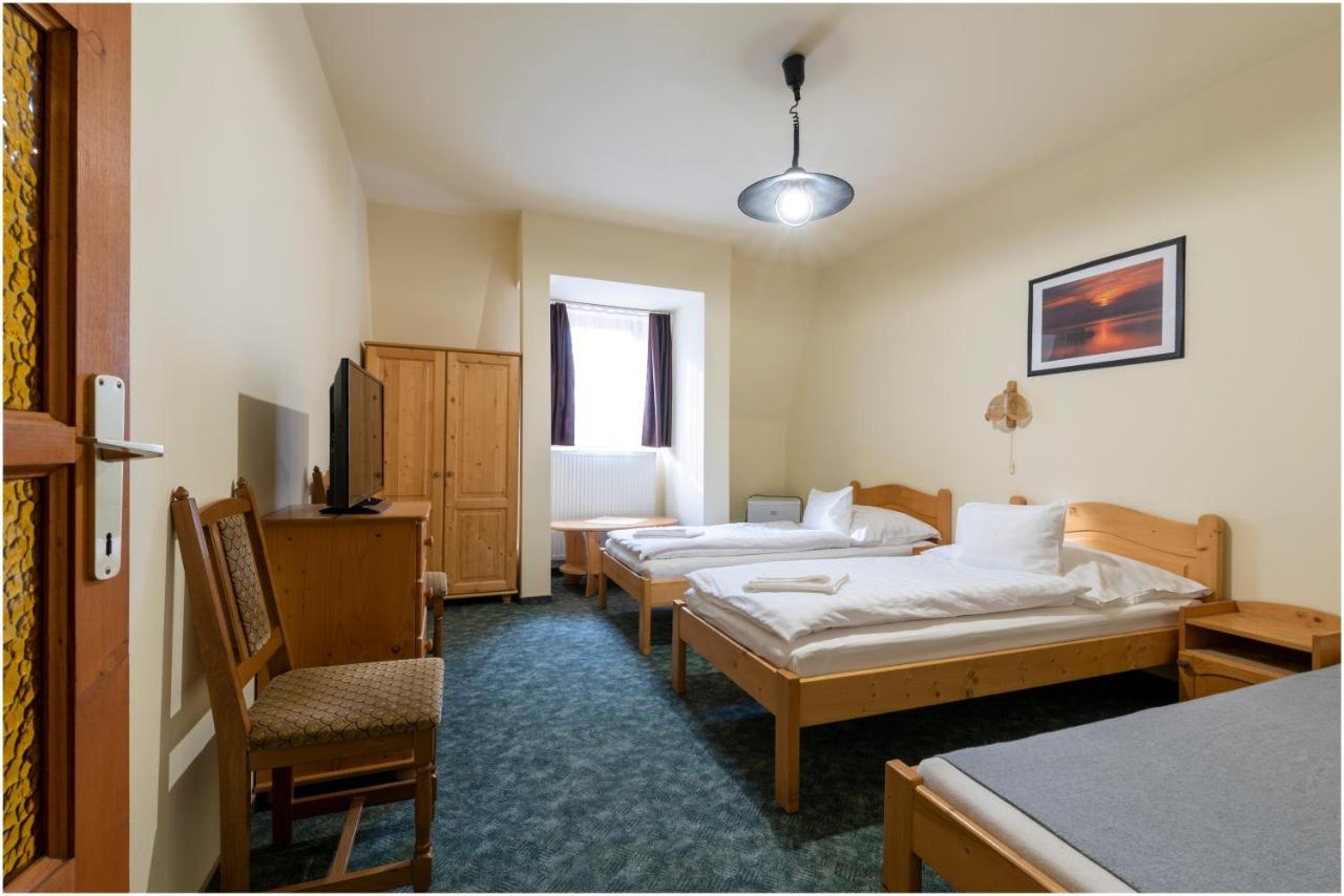 Szelkakas Fogado Es Etterem Bed & Breakfast Batonyterenye ภายนอก รูปภาพ